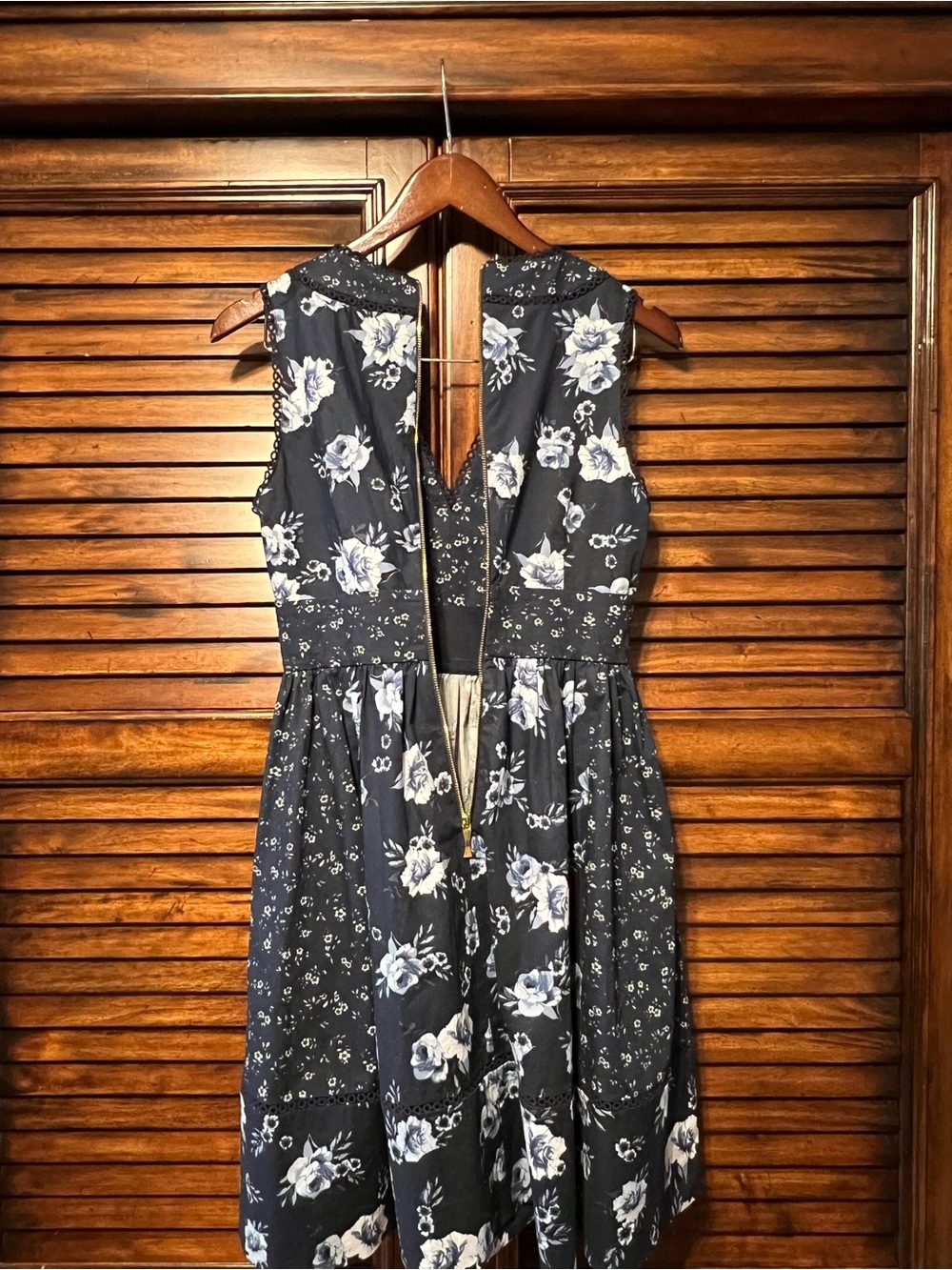Kate Spade Prairie Rose Fit & Flare‎ Dress V Neck Navy Floral Lace Trim Size 0 - Picture 4 of 12